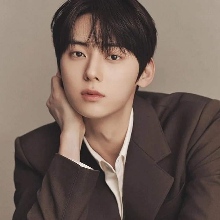 HWANG MIN HYUN