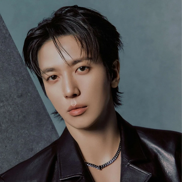 JUNG YONG HWA