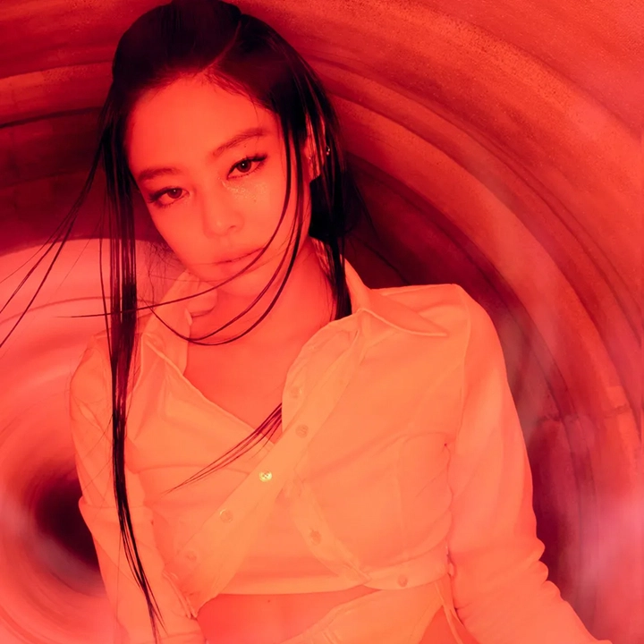 JENNIE