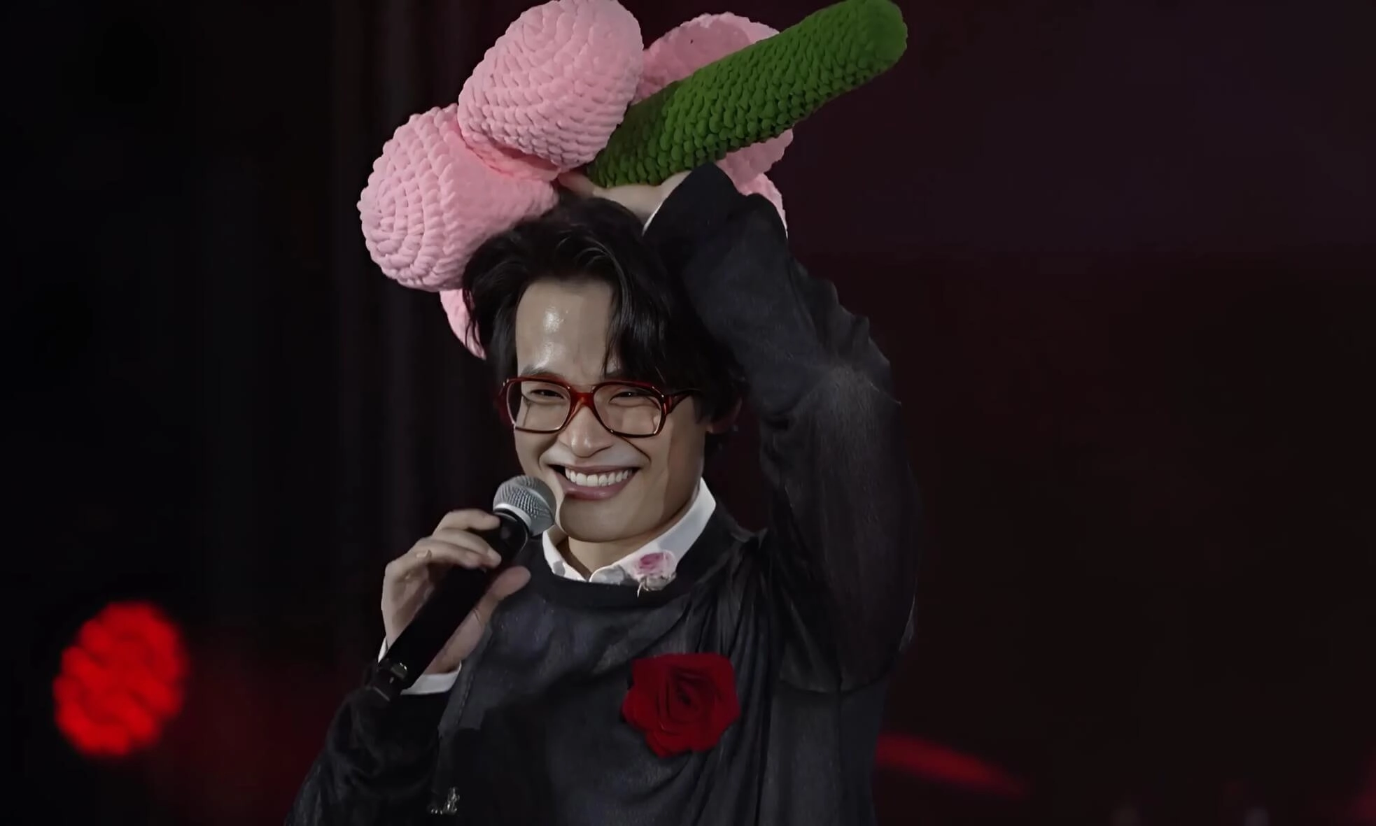 Thấy gì từ chuyện Hà Anh Tuấn và loạt ca sĩ Việt làm show quốc tế ảnh 1